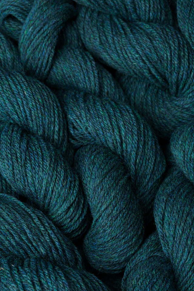 Alice Starmore Hebridean 3 Ply pure new British wool hand knitting Yarn in Lapwing colour