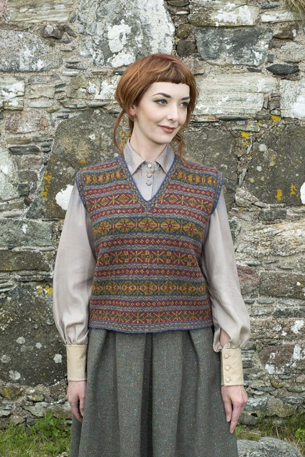 Roscalie design patterncard kit in Hebridean 2 Ply pure British wool hand knitting yarn by Alice Starmore