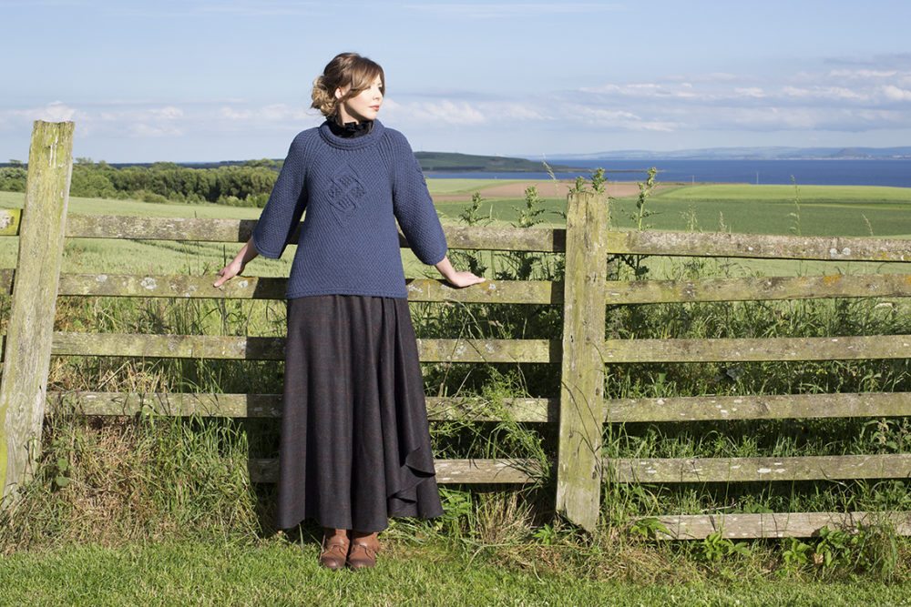 Cairngorm Brooch patterncard kit by Alice Starmore in Bainin pure British wool hand knitting yarn