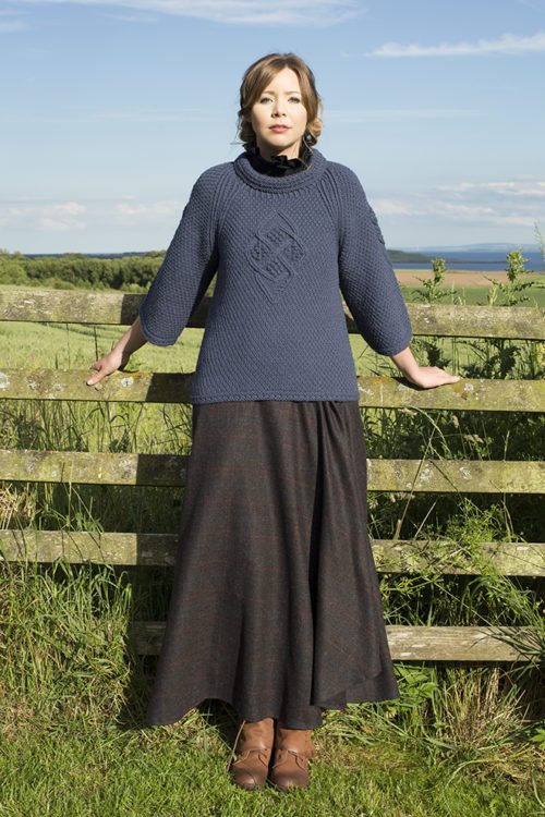 Cairngorm Brooch patterncard kit by Alice Starmore in Bainin pure British wool hand knitting yarn