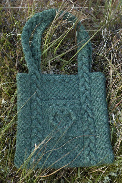 Heart Bag patterncard kit by Alice Starmore in Bogbean Hebridean 3 Ply pure British wool hand knitting yarn