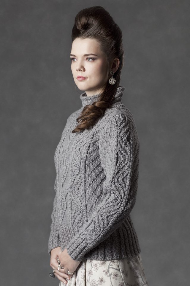 Anne of Cleves hand knitwear design by Jade Starmore from the book Tudor Roses