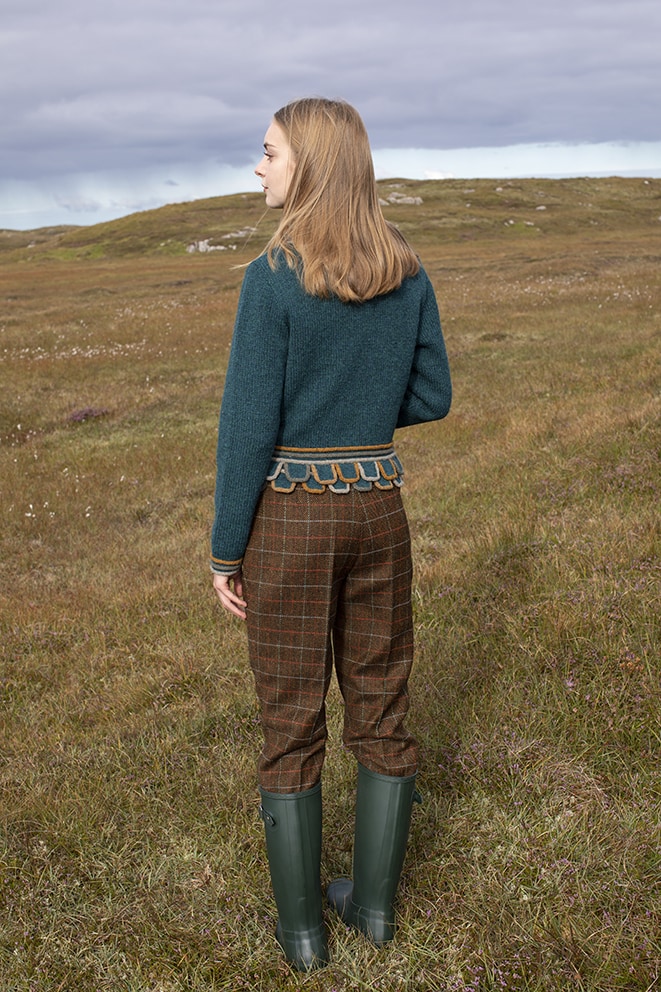 Mol Eire patterncard kit design by Jade Starmore in Hebridean 2 Ply yarn