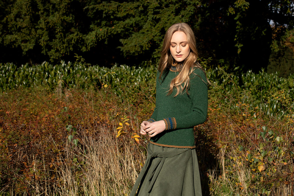 The Otter hand knitwear design by Jade Starmore from the book Glamourie