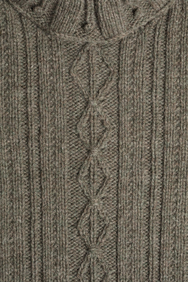 Detail of the Strathspey knitwear design patterncard kit by Alice Starmore in pure wool Hebridean 3 Ply hand knitting yarn