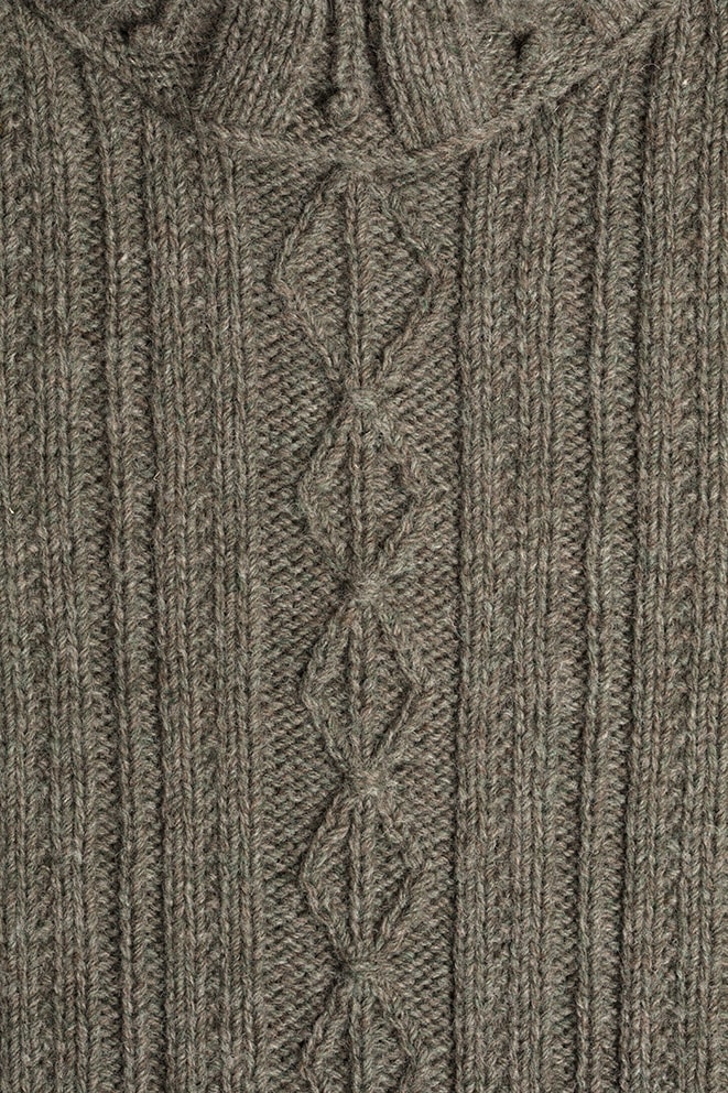 Detail of the Strathspey knitwear design patterncard kit by Alice Starmore in pure wool Hebridean 3 Ply hand knitting yarn