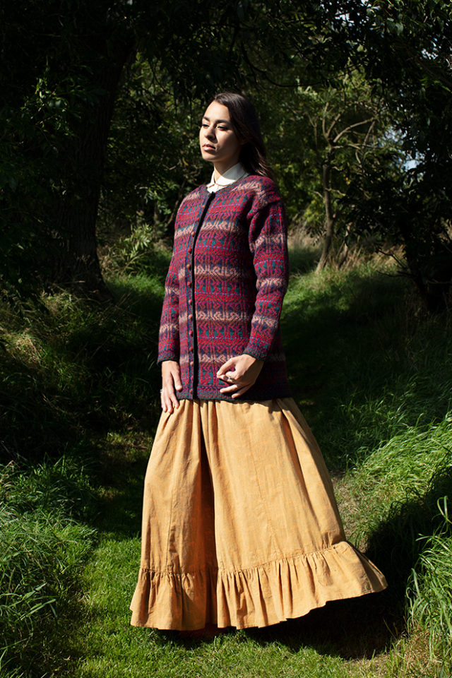 Alba patterncard knitwear design by Alice Starmore in pure wool Hebridean 2 Ply hand knitting yarn