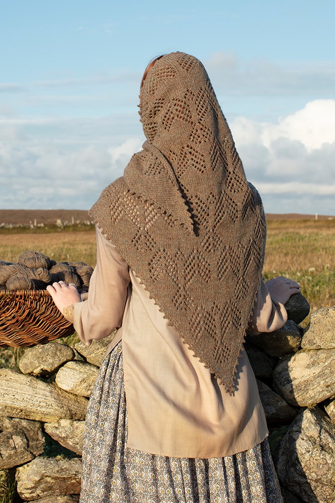 Sulaire Shawl patterncard kit design by Alice Starmore in Hiort yarn