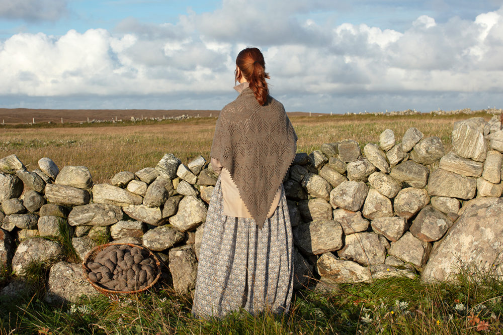 Sulaire Shawl patterncard kit design by Alice Starmore in Hiort yarn