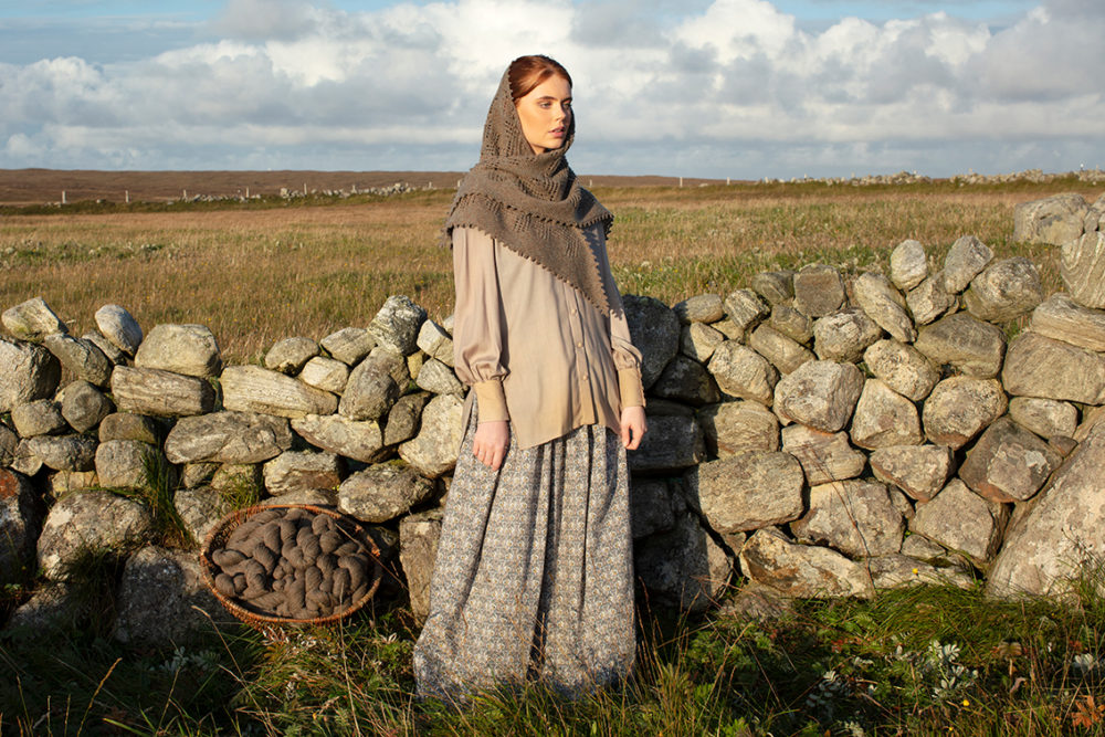 Sulaire Shawl patterncard kit design by Alice Starmore in Hiort yarn