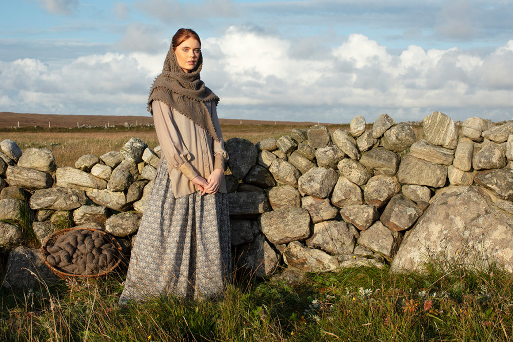 Sulaire Shawl patterncard kit design by Alice Starmore in Hiort yarn