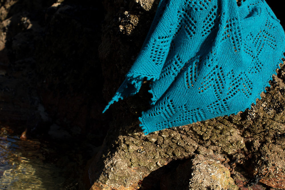 Sulaire Shawl patterncard kit design by Alice Starmore in Strabhann Hebridean 2 Ply