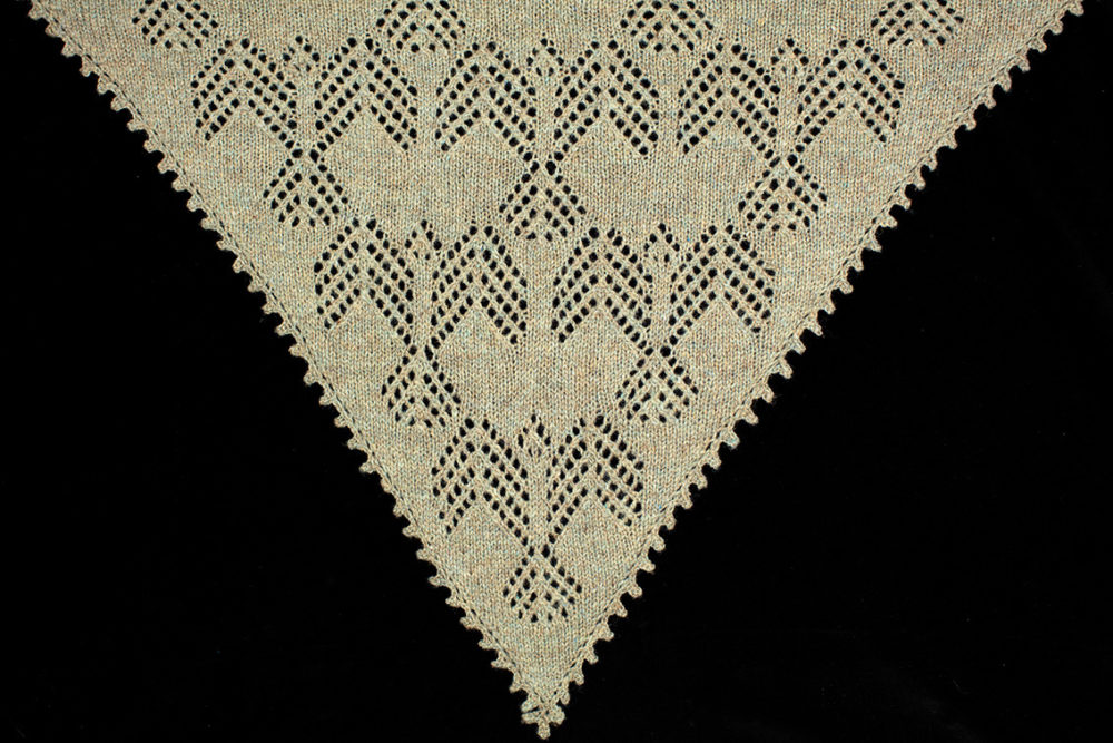 Sulaire Shawl patterncard kit design by Alice Starmore in Hiort yarn