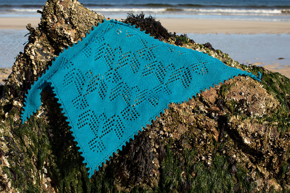 Sulaire Shawl patterncard kit design by Alice Starmore in Strabhann Hebridean 2 Ply