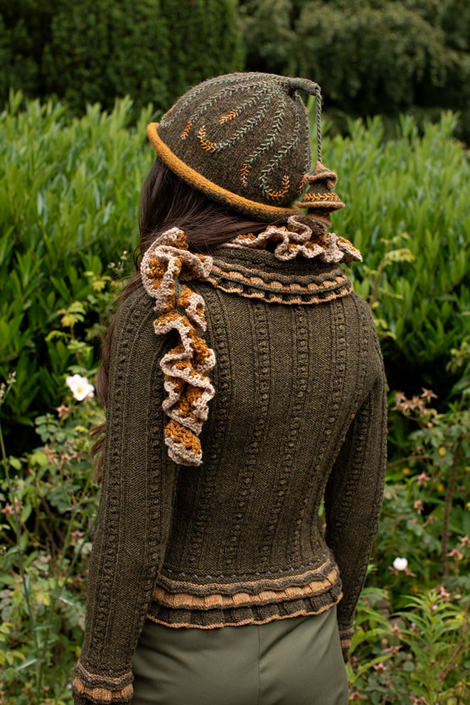 Mary Queen of Scots hand knitwear design from the book Tudor Roses by Alice Starmore