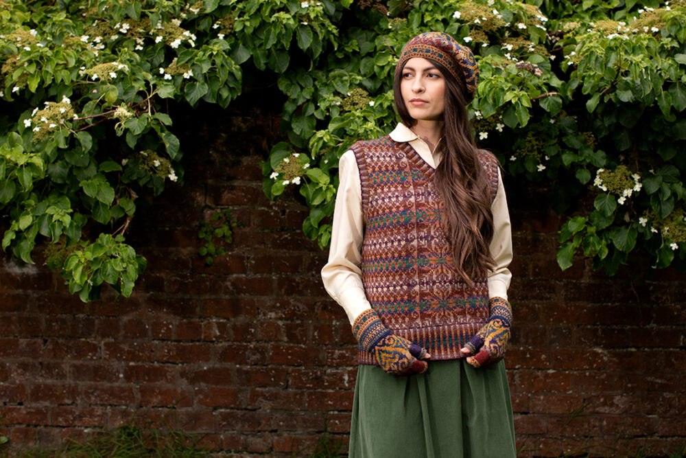 Thoroughbred patterncard kit by Alice Starmore in Hebridean 2 Ply