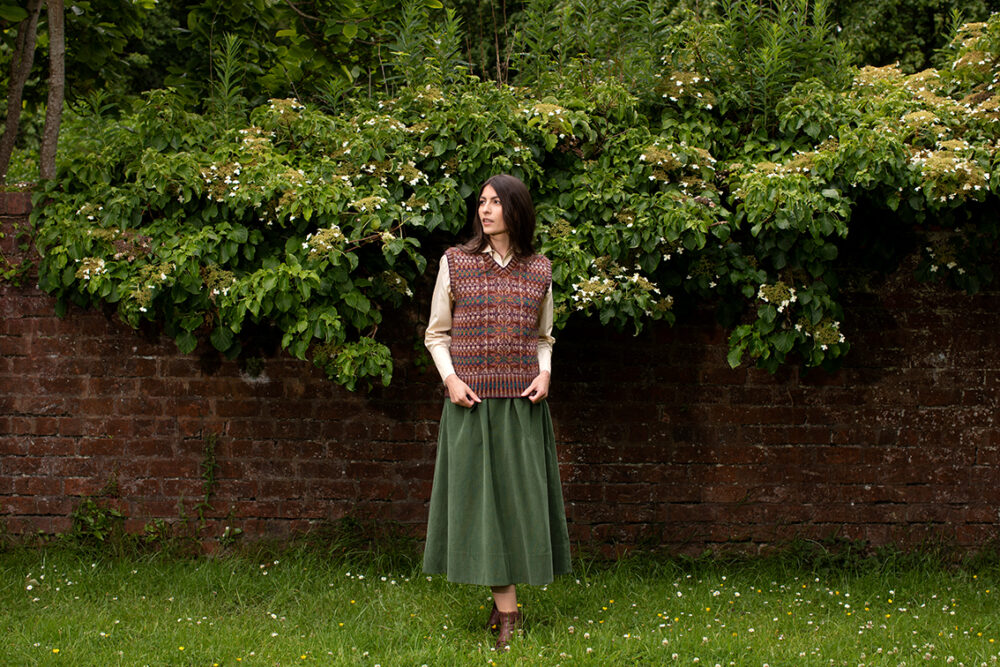 Thoroughbred patterncard kit by Alice Starmore in Hebridean 2 Ply