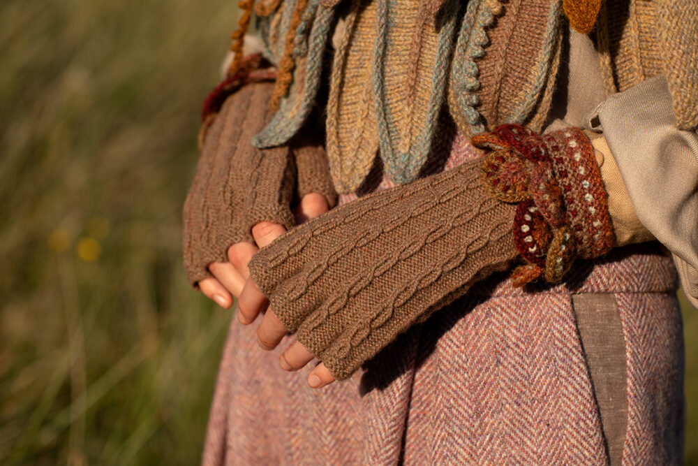 The Raven Capelet patterncard kit design by Alice Starmore from the House of Feathers collection.