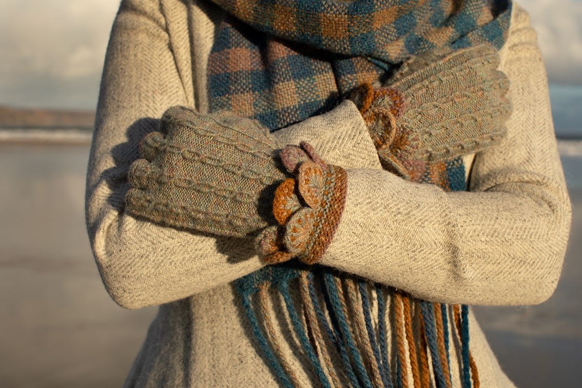 Ruabhal Hat Set and Oiseabhal Woven wrap patterncard kits by Alice Starmore in Hebridean 2 Ply