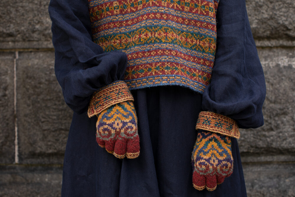 Roscalie patterncard kit by Alice Starmore in Hebridean 2 Ply