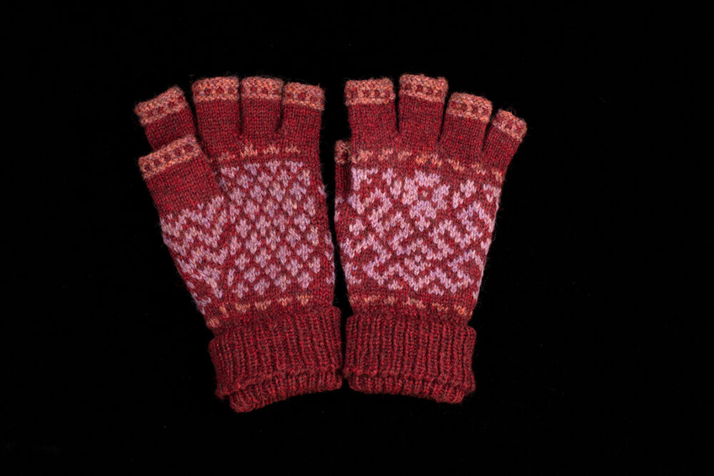 Casseopia Hat Set patterncard kit design by Alice Starmore in Hebridean 2 Ply yarn