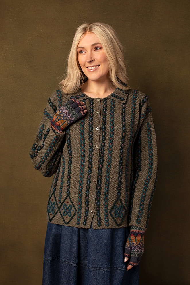 Boudicca's Braid hand knitwear design from the book Aran Knitting by Alice Starmore